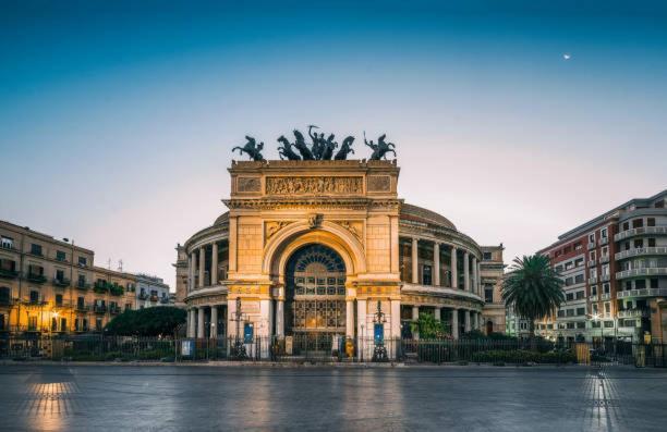 Casa Vacanze Francesca Otel Palermo Dış mekan fotoğraf